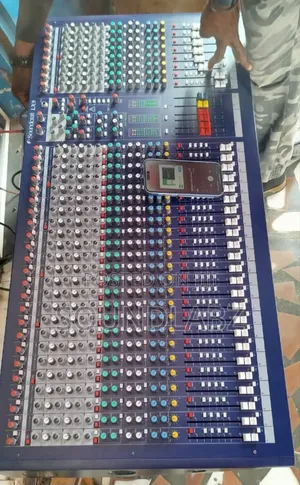 Soundcraft Lx9 32-channel Audio Mixer