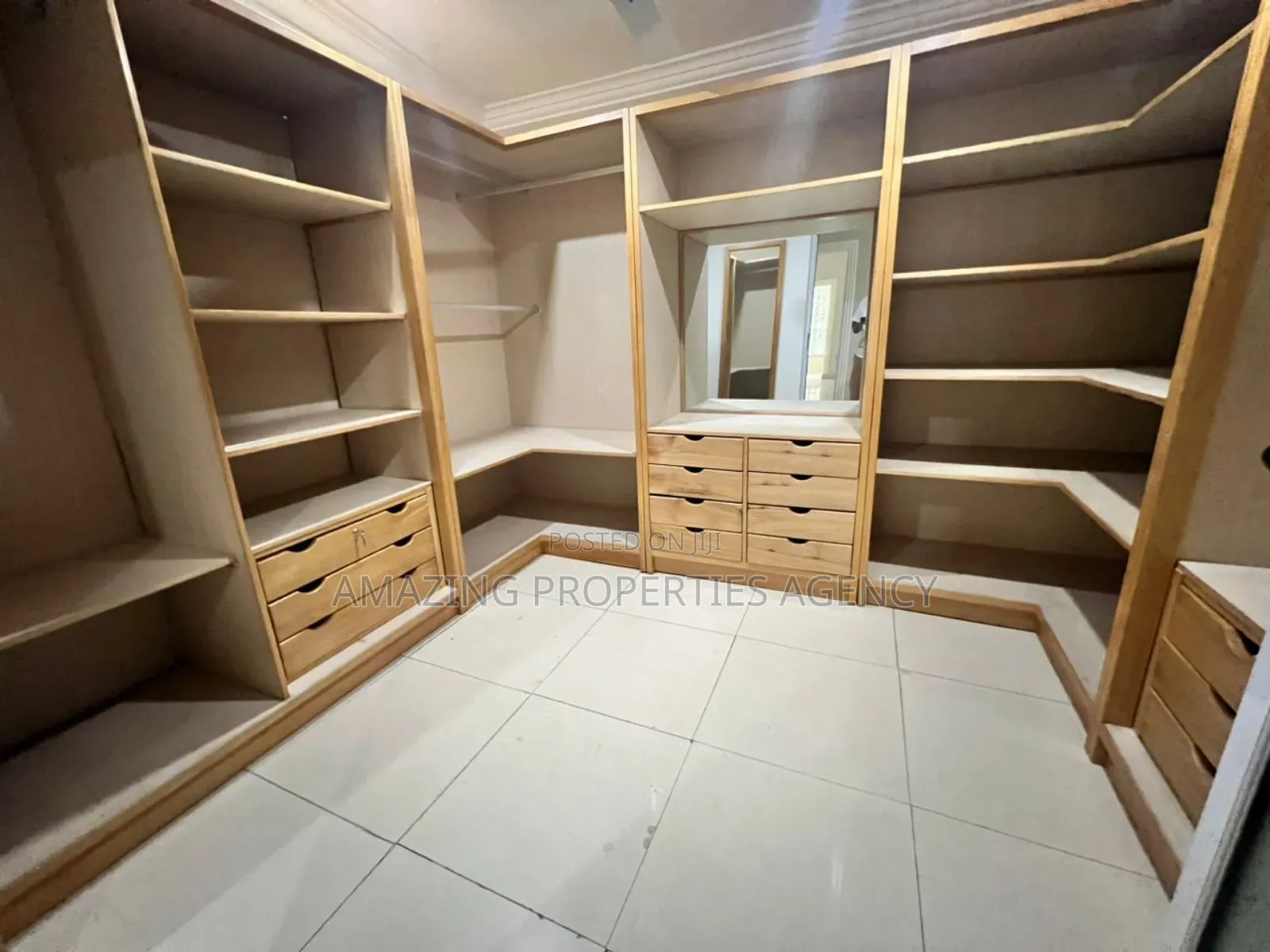 5bdrm House in Cantonments for rent