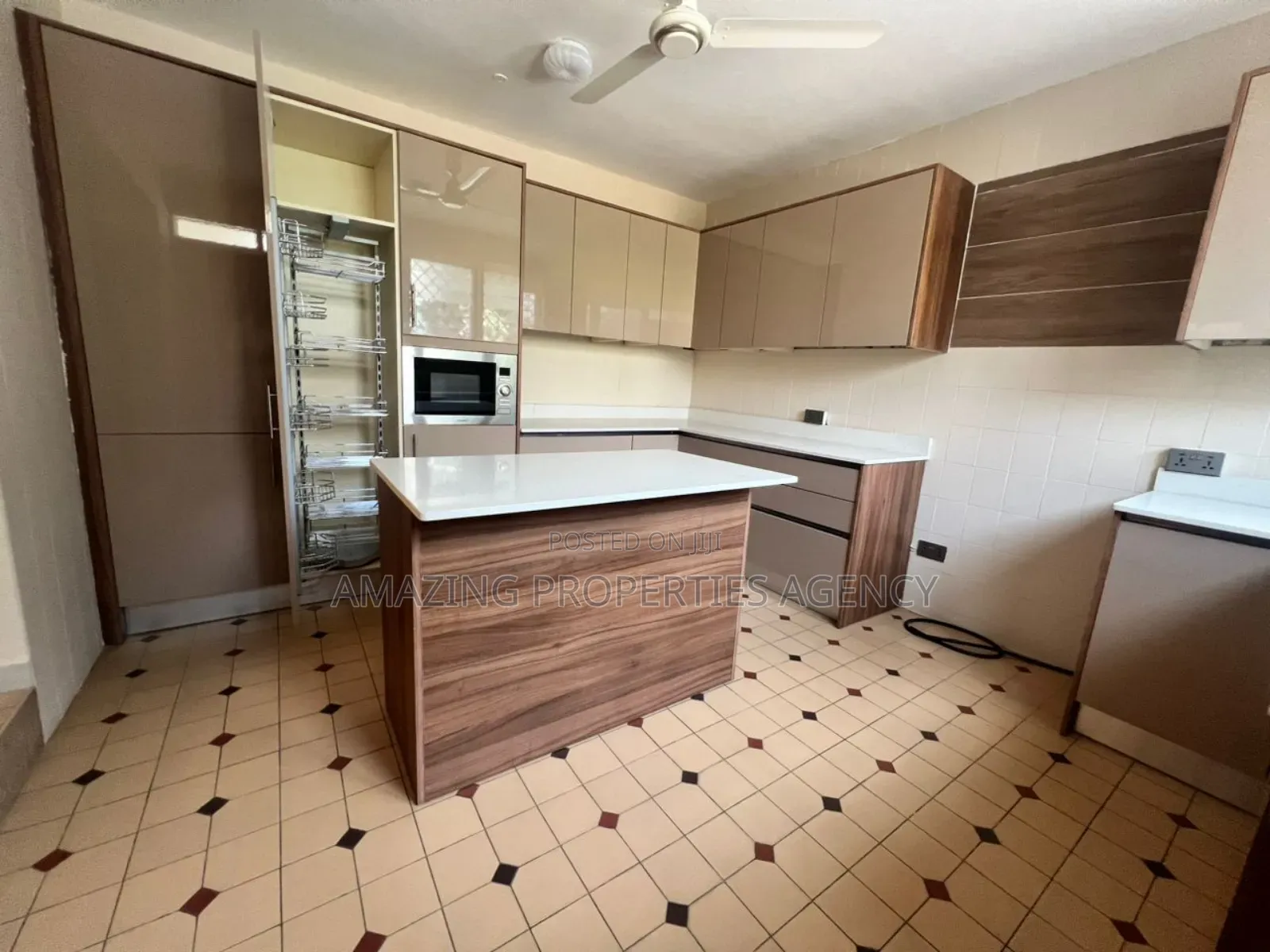 5bdrm House in Cantonments for rent
