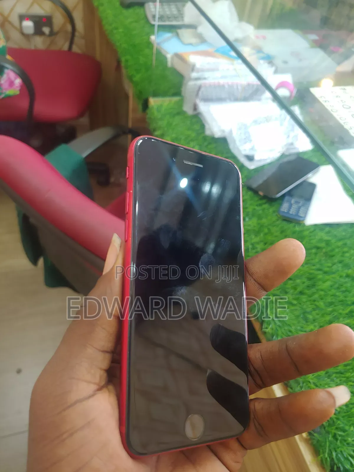 Apple iPhone SE (2020) 64 GB Red