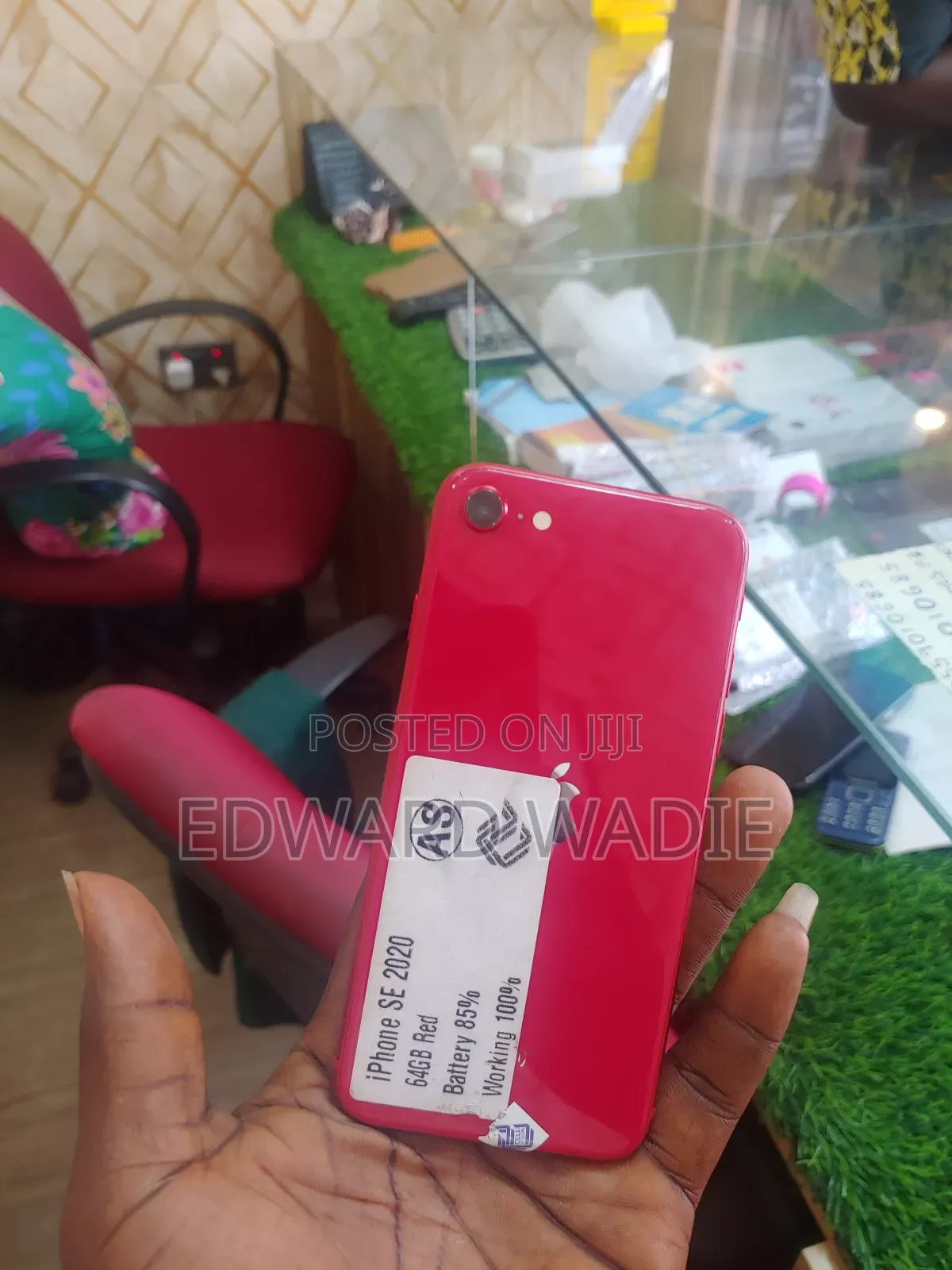 Apple iPhone SE (2020) 64 GB Red