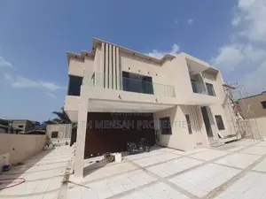 4bdrm Mansion in Skm, Ashomang Estate for sale