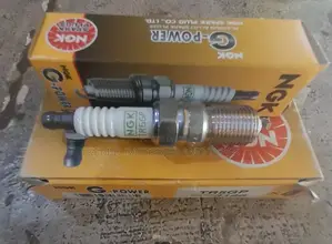 NGK Tr5gp 3186 Spark Plugs + Free Plug Fixing