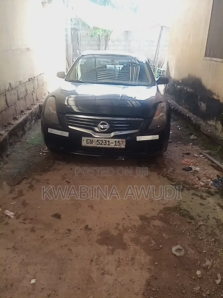 Nissan Altima 1968 Black