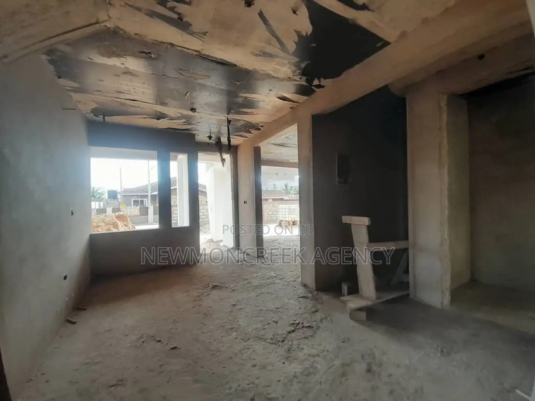 5bdrm Duplex in Adjirigannor, Accra Metropolitan for sale