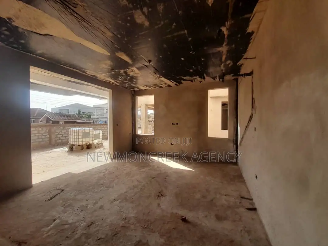 5bdrm Duplex in Adjirigannor, Accra Metropolitan for sale
