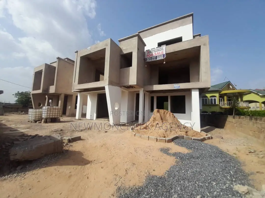 5bdrm Duplex in Adjirigannor, Accra Metropolitan for sale