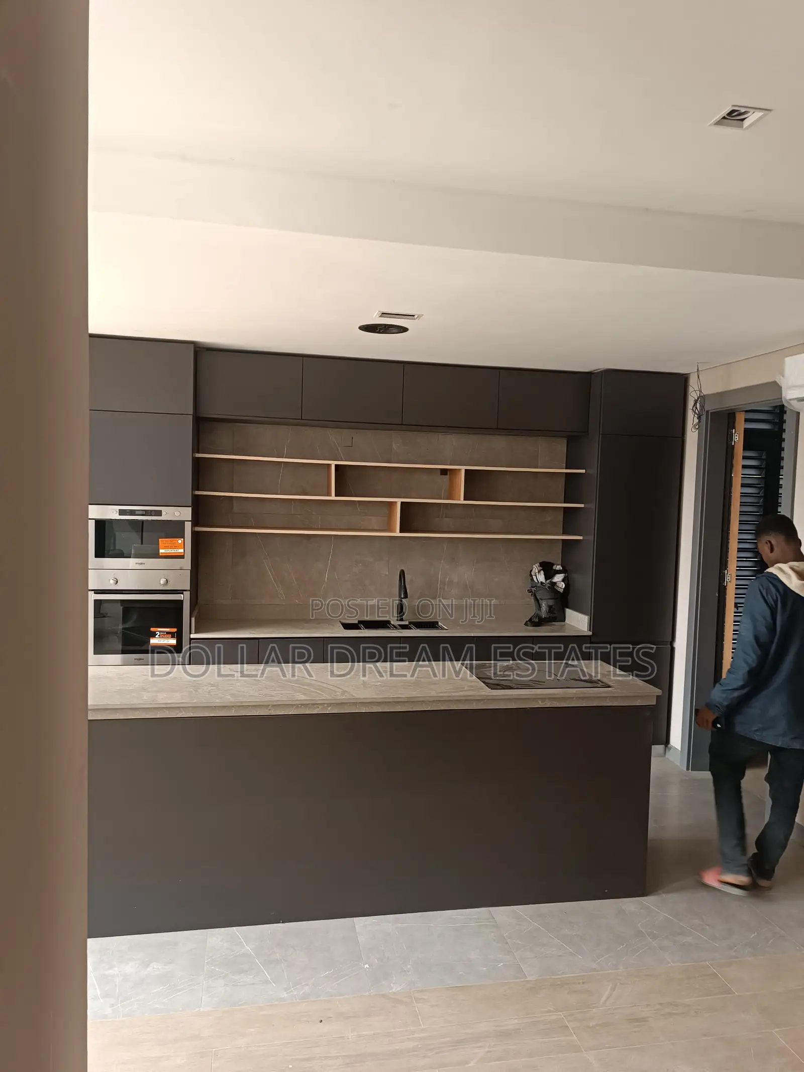4bdrm Townhouse / Terrace in East Legon for rent