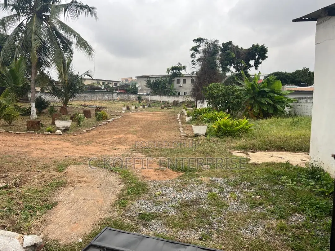 6 Plots of Land at Tesano Is Available for Sale