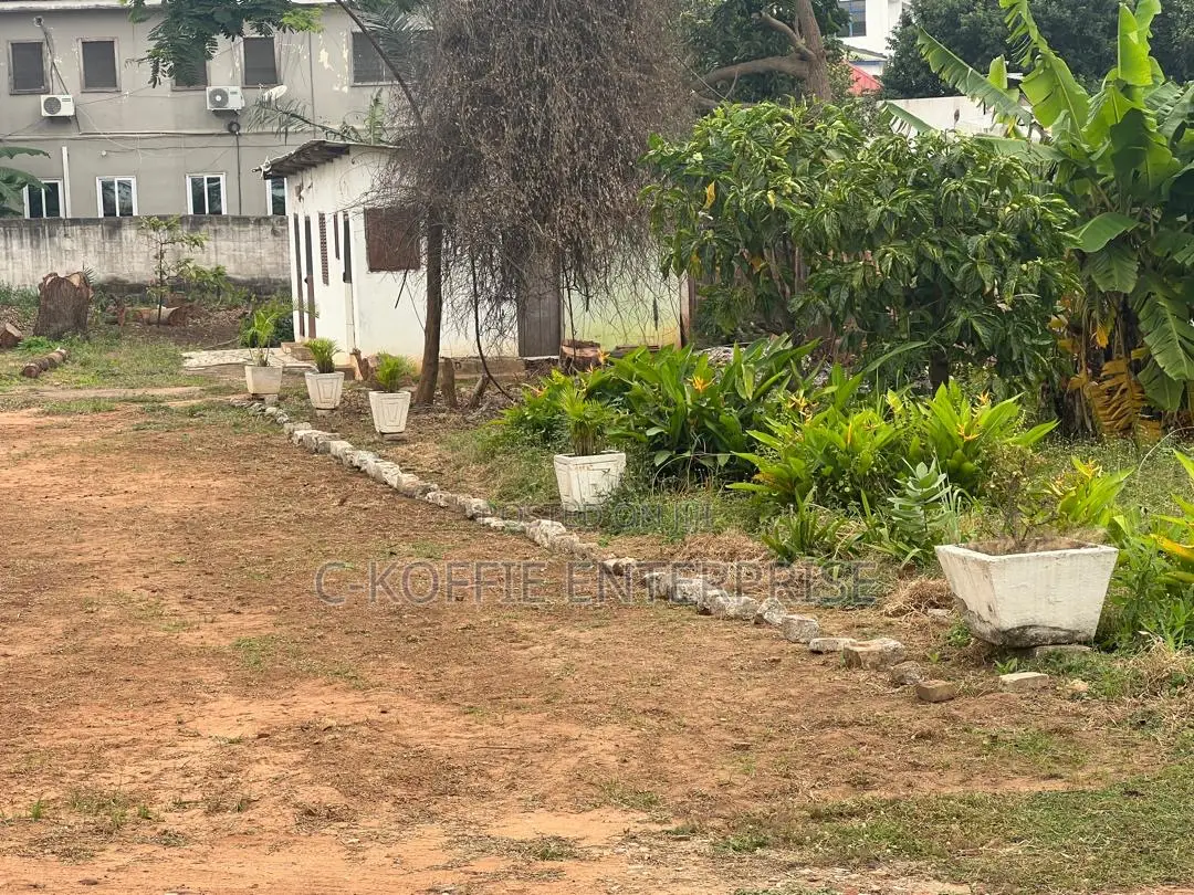 6 Plots of Land at Tesano Is Available for Sale