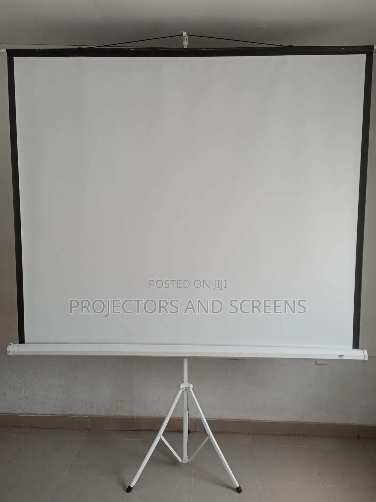 Tripod Projector Screen Rent