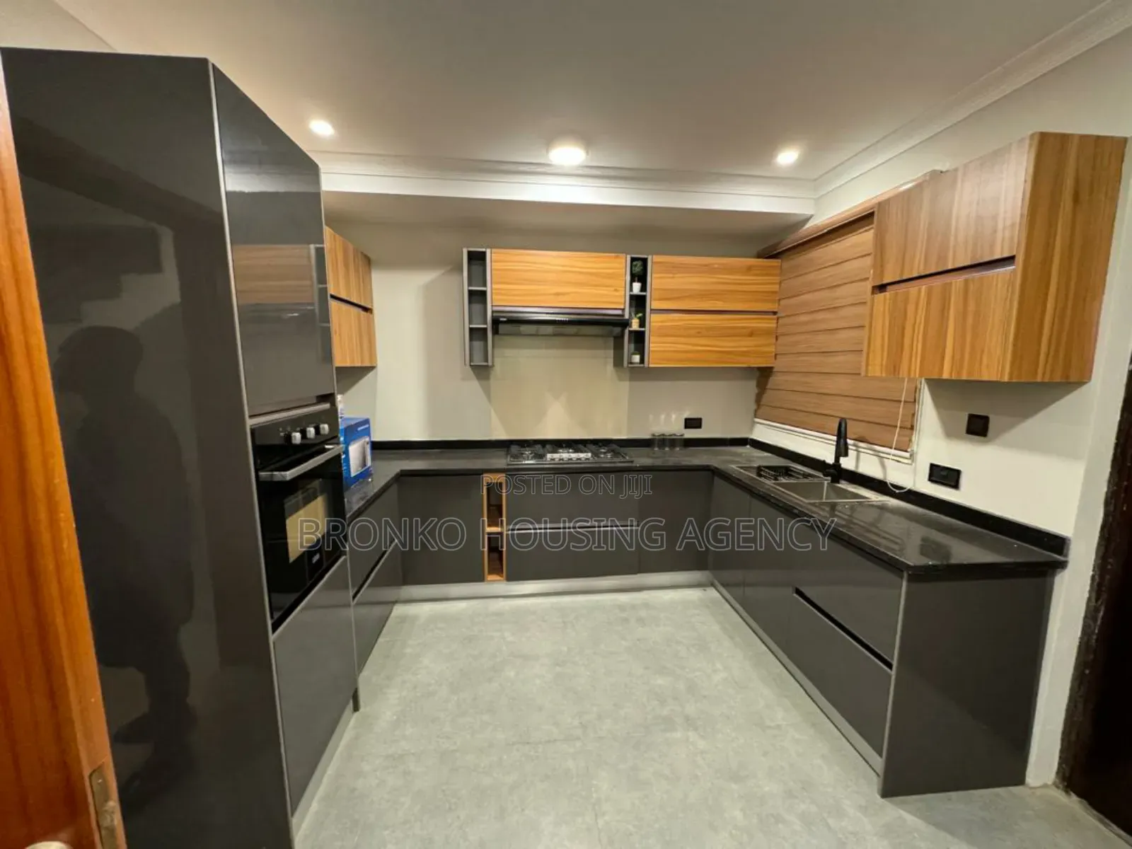Furnished 2bdrm Townhouse / Terrace in Bronko Housing, Spintex
