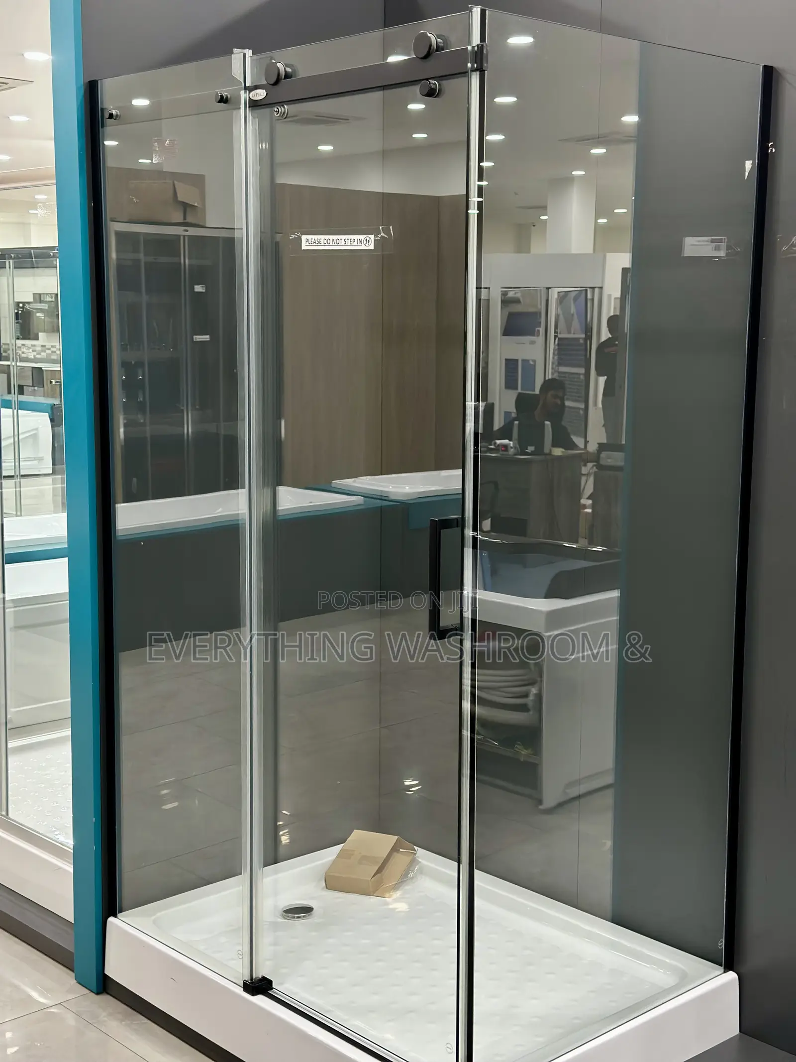 Shower Cubicle_black Frame Shower Enclosure
