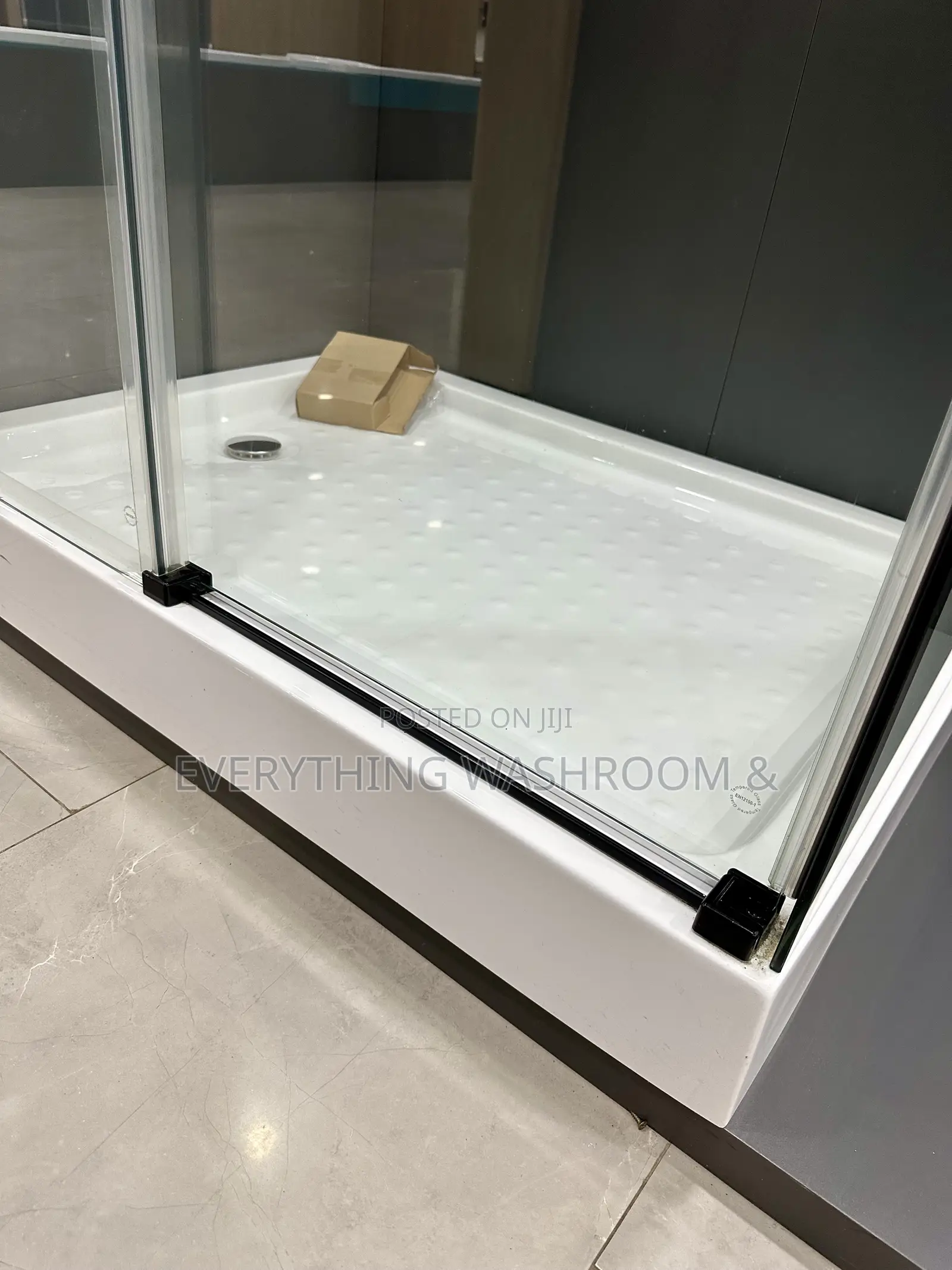 Shower Cubicle_black Frame Shower Enclosure