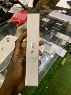 New Apple iPhone 13 128 GB Black