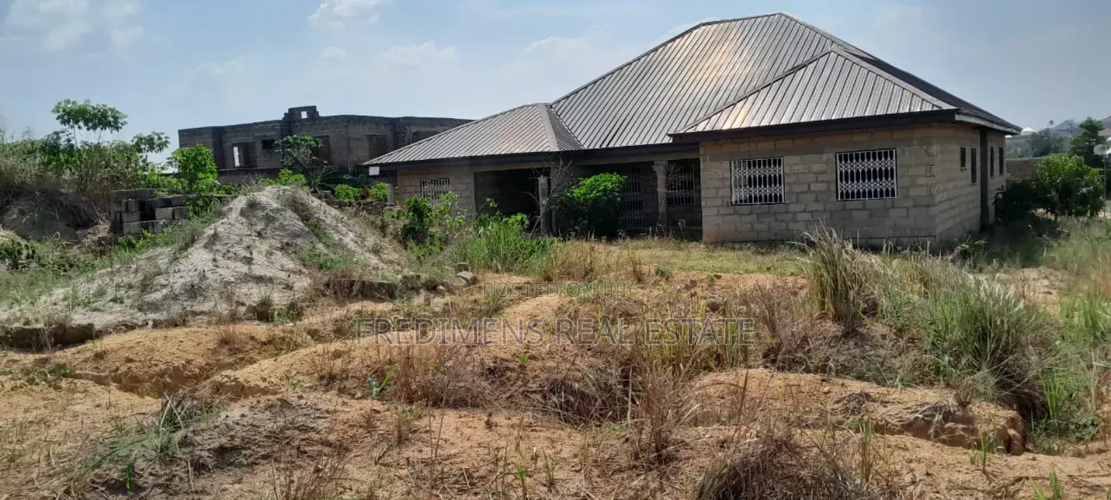 6bdrm House in Fredimens Real, Kumasi Metropolitan for sale