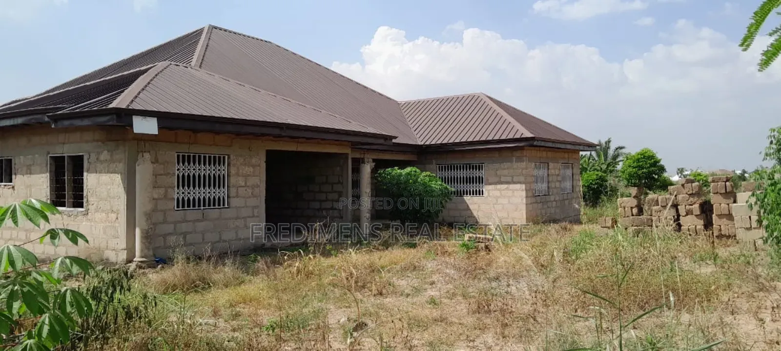 6bdrm House in Fredimens Real, Kumasi Metropolitan for sale