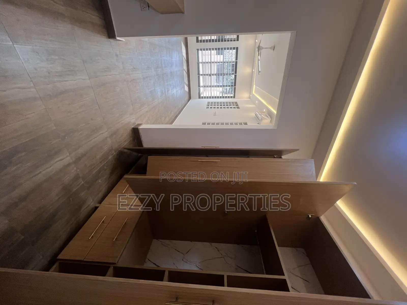 3bdrm House in Lakeside Estate, Ashaley Botwe for sale