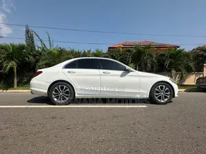 Mercedes-Benz C300 Luxury 4Matic Sedan AWD (2.0L 4cyl 7A) 2016 White