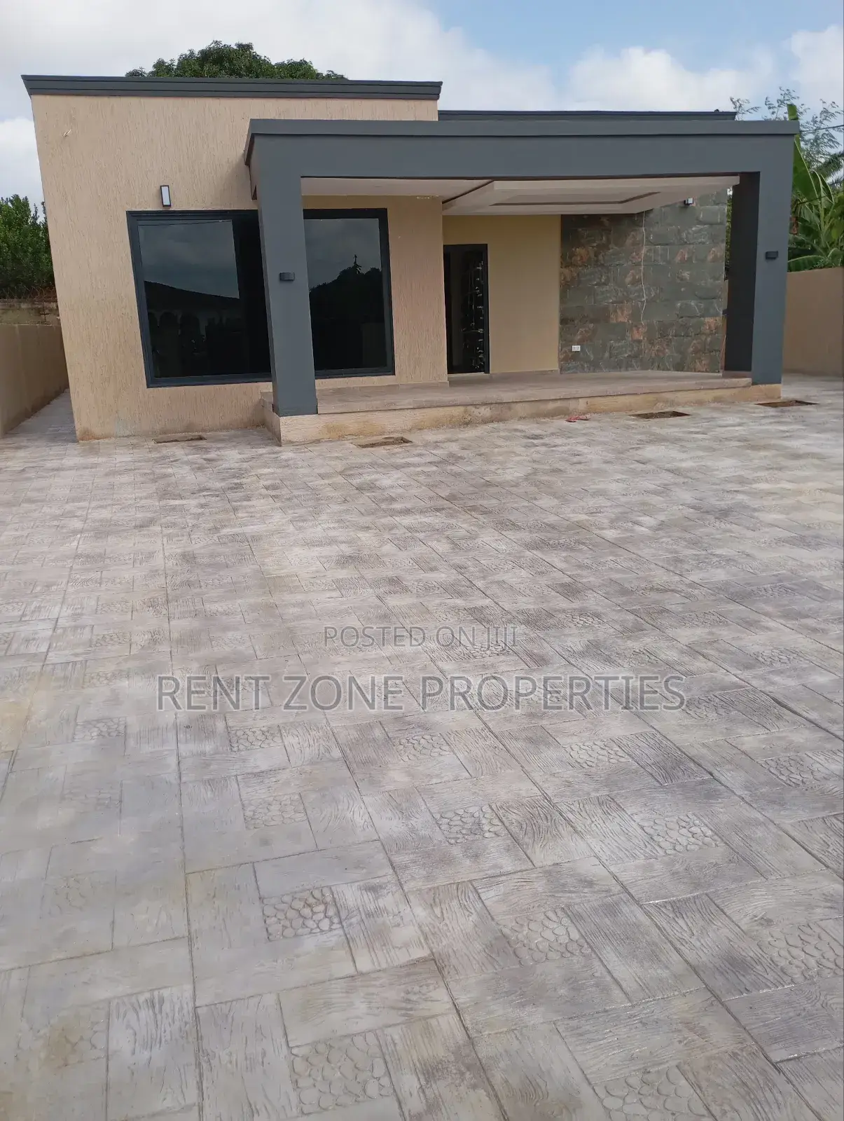 4bdrm Maisonette in Ofankor for sale