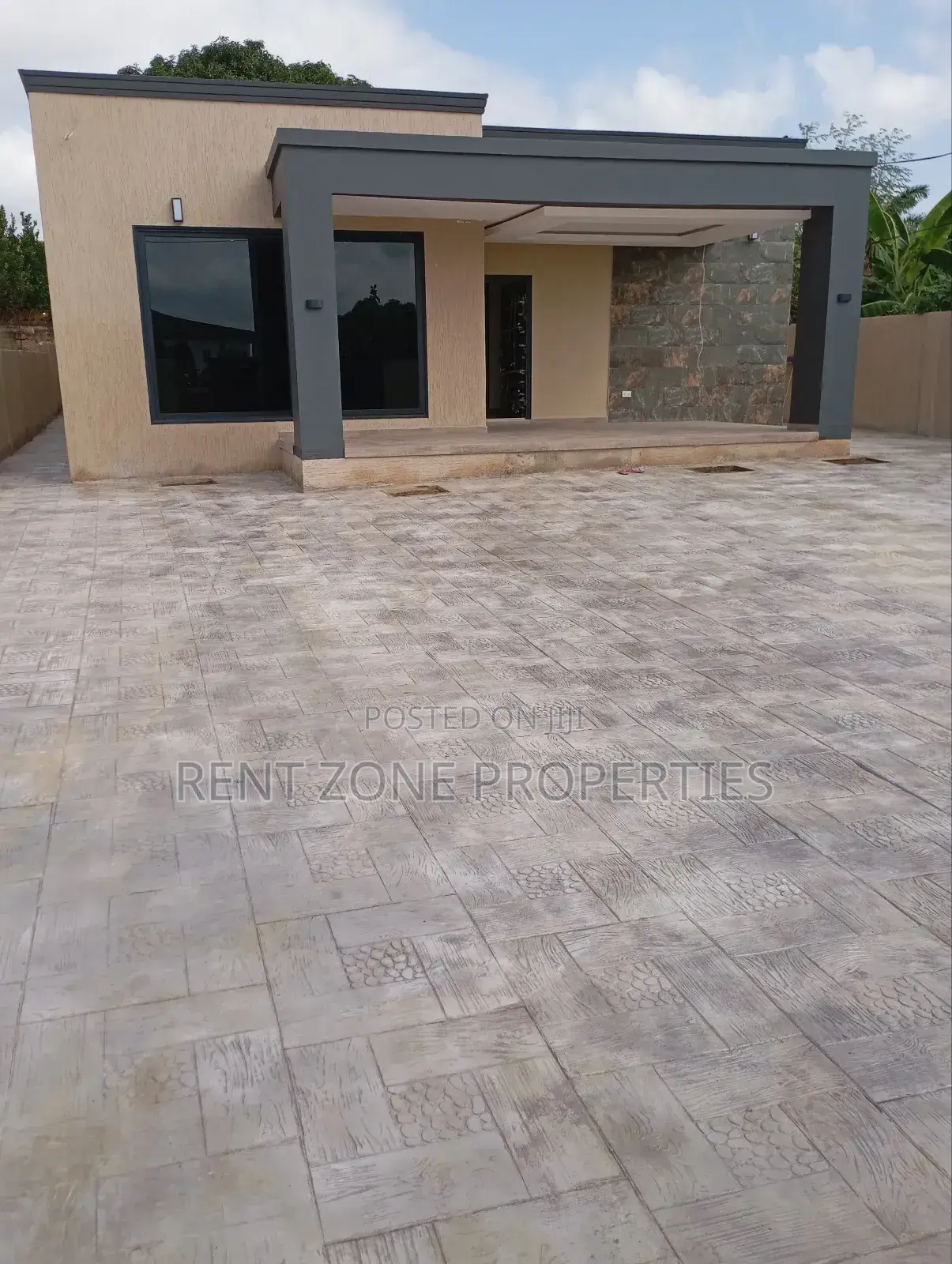 4bdrm Maisonette in Ofankor for sale
