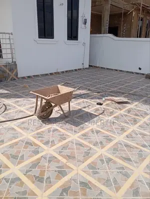 3bdrm Duplex in Ofankor for sale