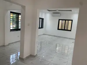 4bdrm Penthouse in Achimota Mile 7 for rent