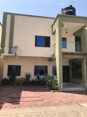 4bdrm Penthouse in Achimota Mile 7 for rent