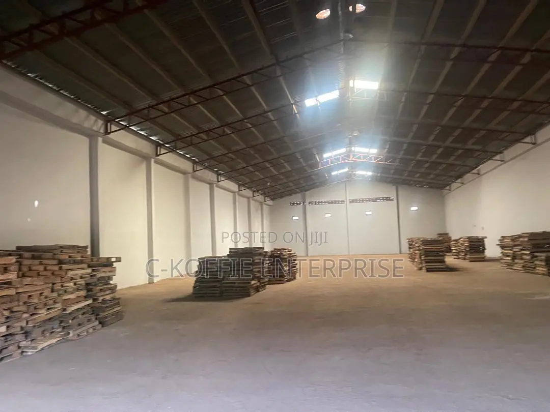 1000 SQM Warehouse at Tema 4 Rent