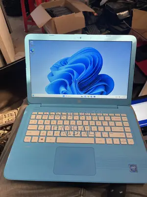 Laptop HP Stream 14 2GB Intel Pentium SSD 32GB