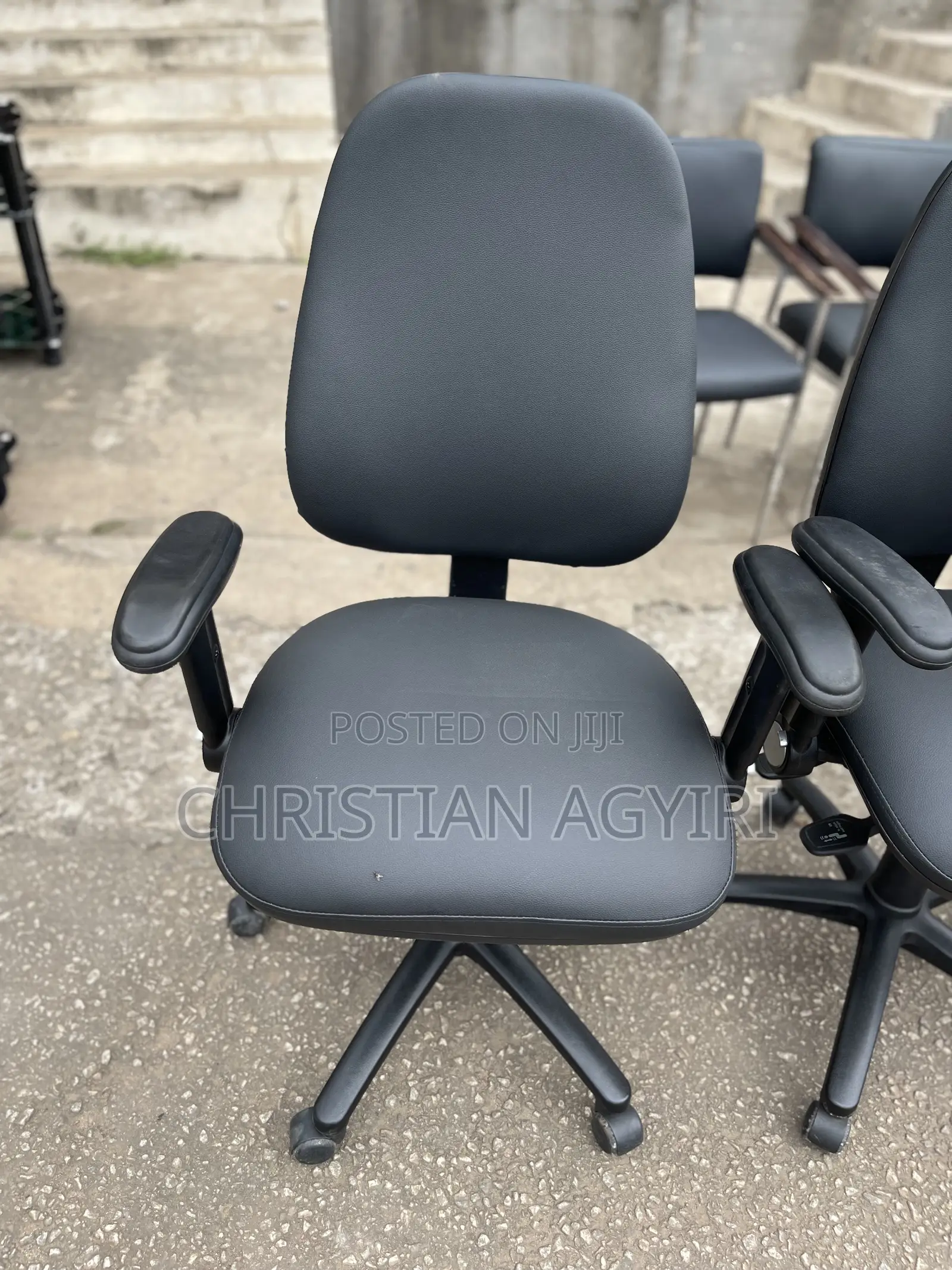 Office/ Swivel Chair