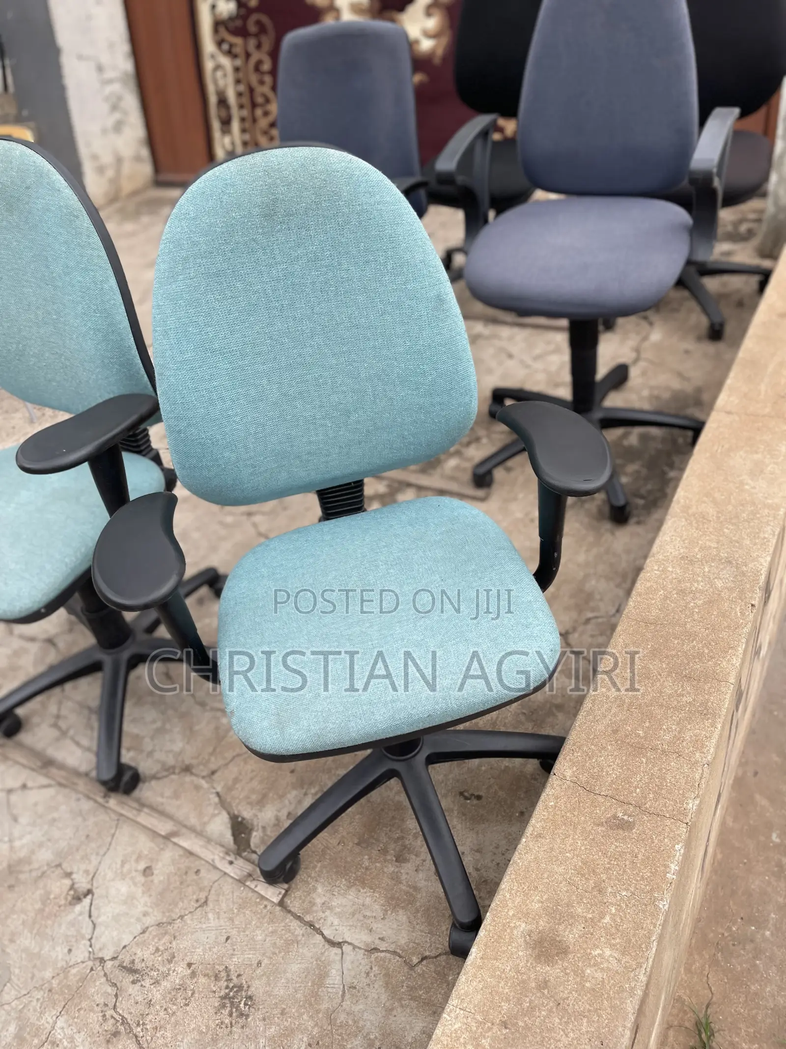 Office/ Swivel Chair