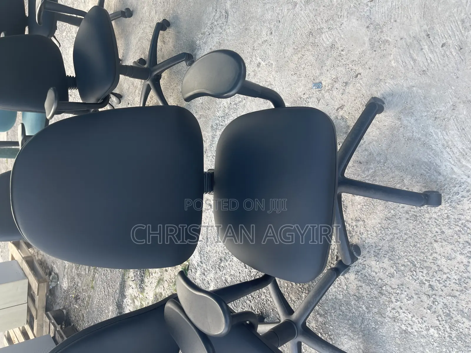 Office/ Swivel Chair