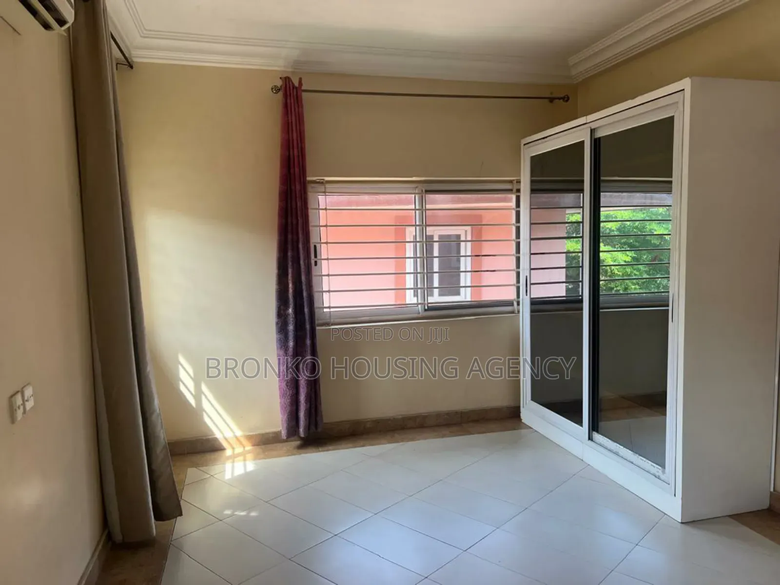 4bdrm Townhouse / Terrace in Bronko Housing, East Legon for rent
