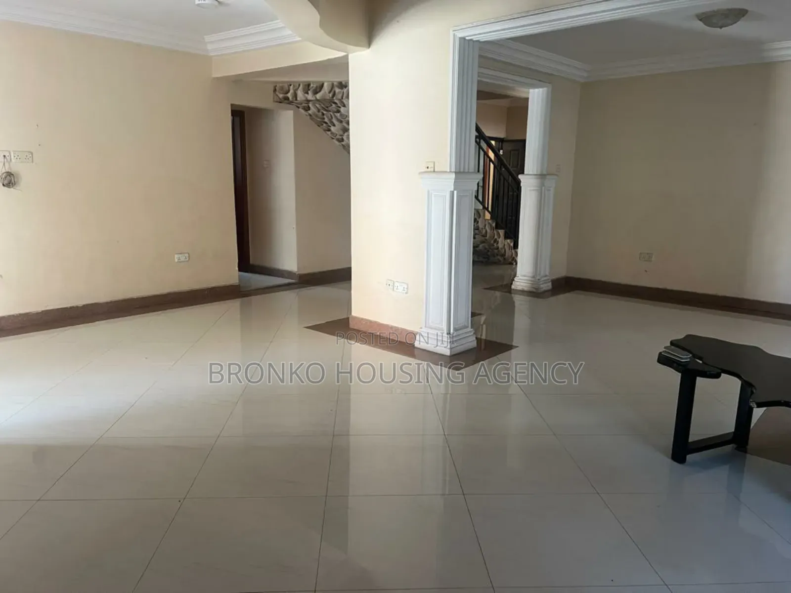 4bdrm Townhouse / Terrace in Bronko Housing, East Legon for rent