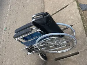 Commode Wheelchair / Foldable