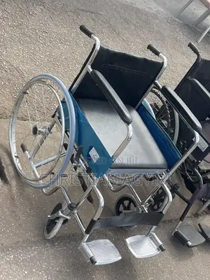 Commode Wheelchair / Foldable