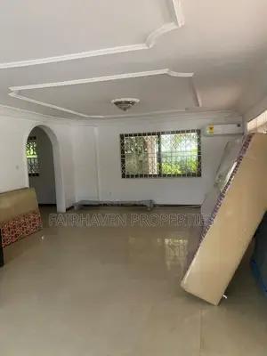 3bdrm House in Cantonment/Labone, Cantonments for rent