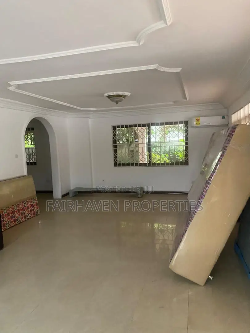3bdrm House in Cantonment/Labone, Cantonments for rent