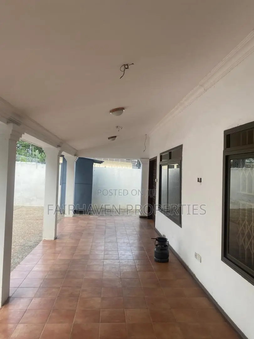 3bdrm House in Cantonment/Labone, Cantonments for rent