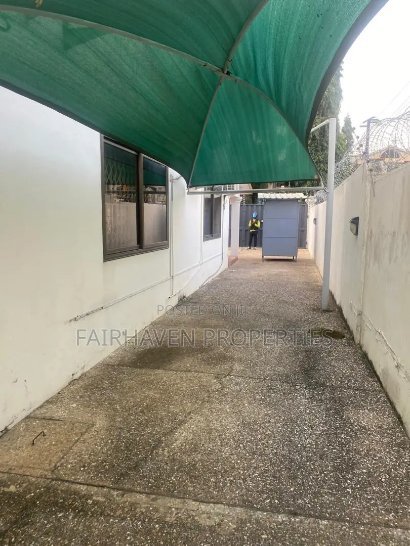 3bdrm House in Cantonment/Labone, Cantonments for rent