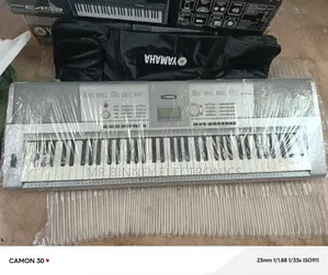 Yamaha Portable Grand DGX-205