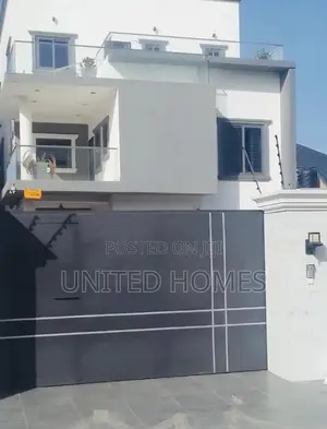 5bdrm House in Achimota for sale
