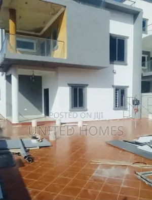 5bdrm House in Achimota for sale