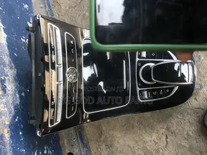 Mercedes Benz E300 Console
