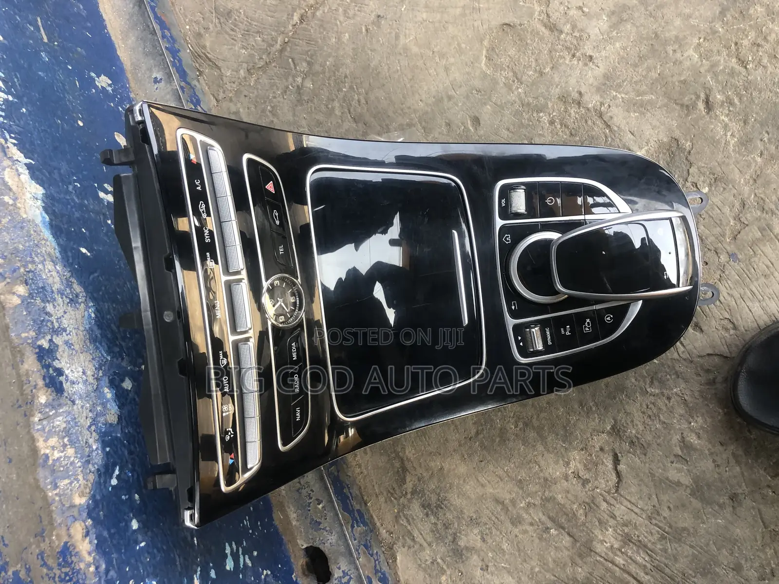 Mercedes Benz E300 Console