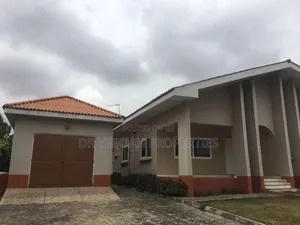 3bdrm House in Spintex Regimanuel:- for sale