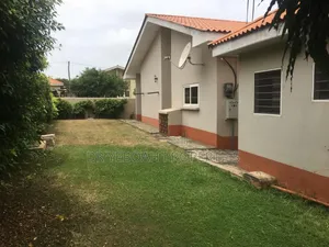 3bdrm House in Spintex Regimanuel:- for sale