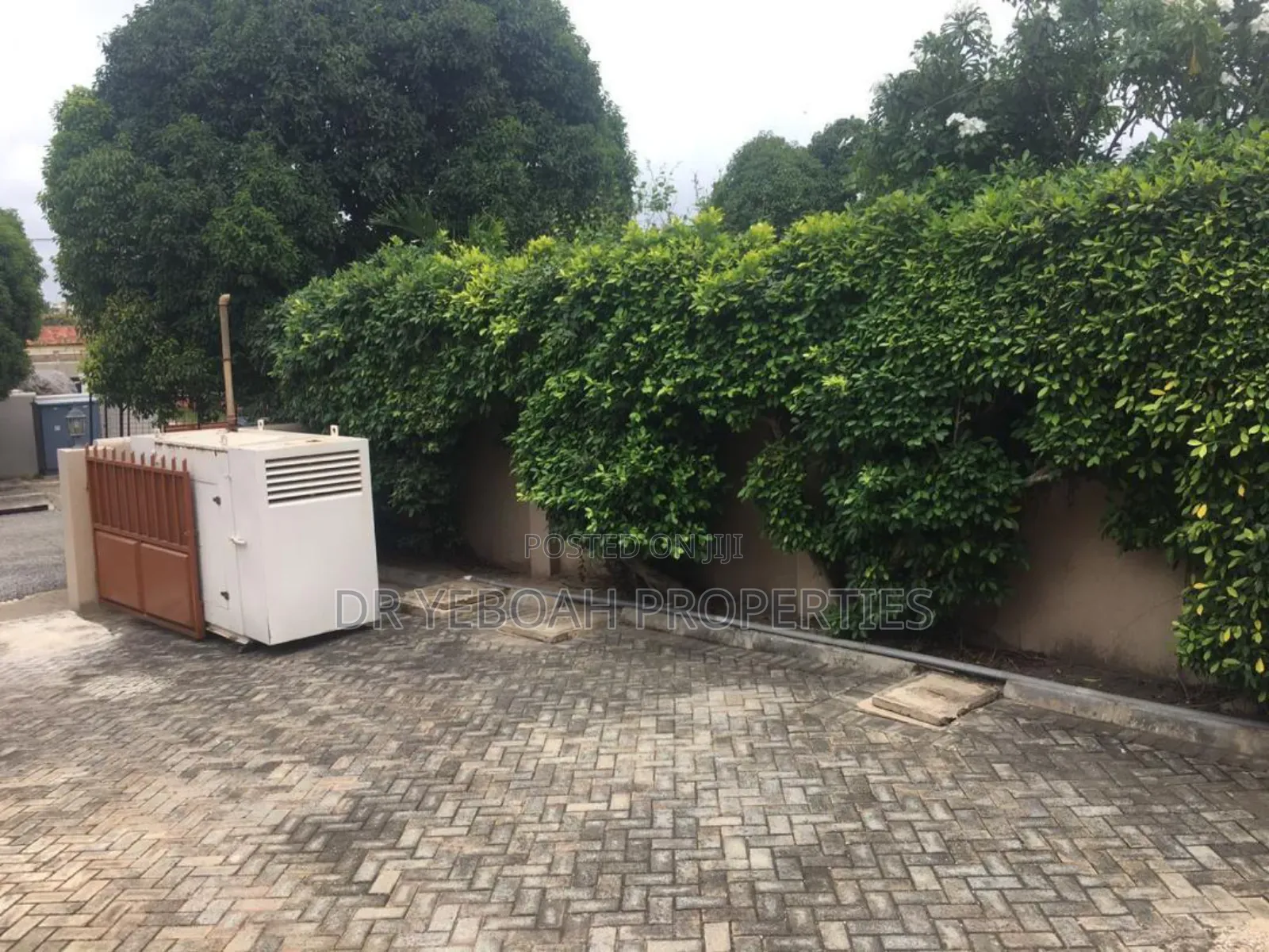 3bdrm House in Spintex Regimanuel:- for sale