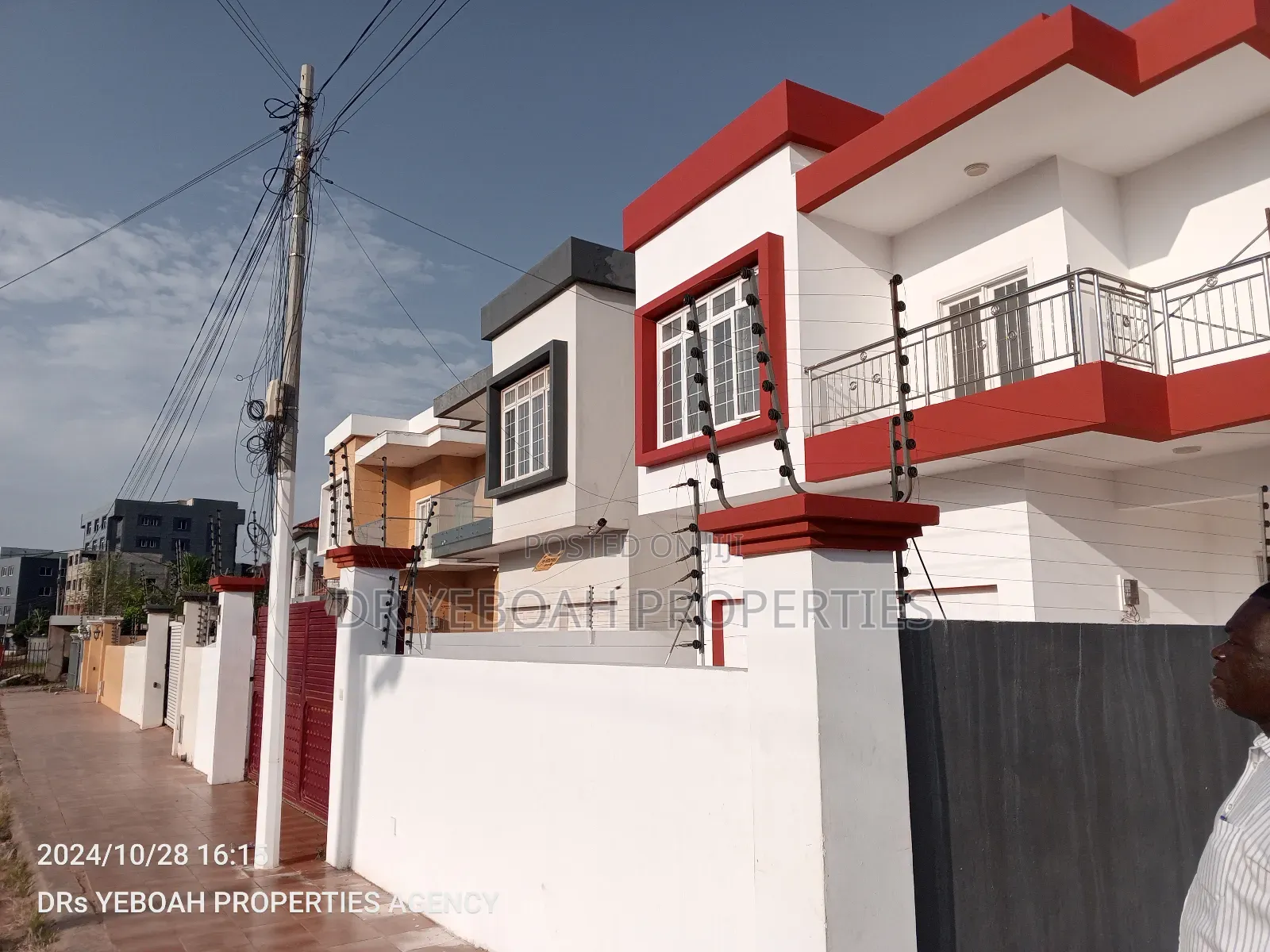 4bdrm House in Spintex:- 4 Bedrooms for rent